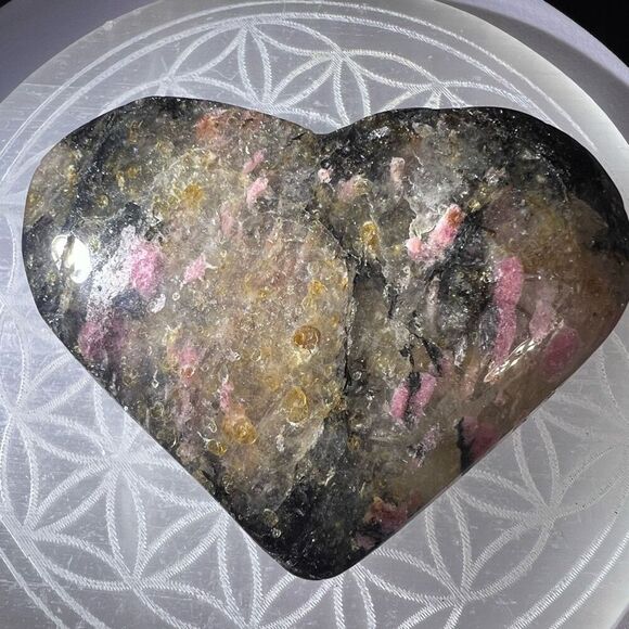 Icy Rhodonite Crystal Heart Carving - Picture 3 of 12